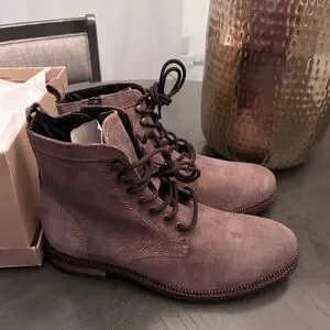 Dr. Scholl display picture 2